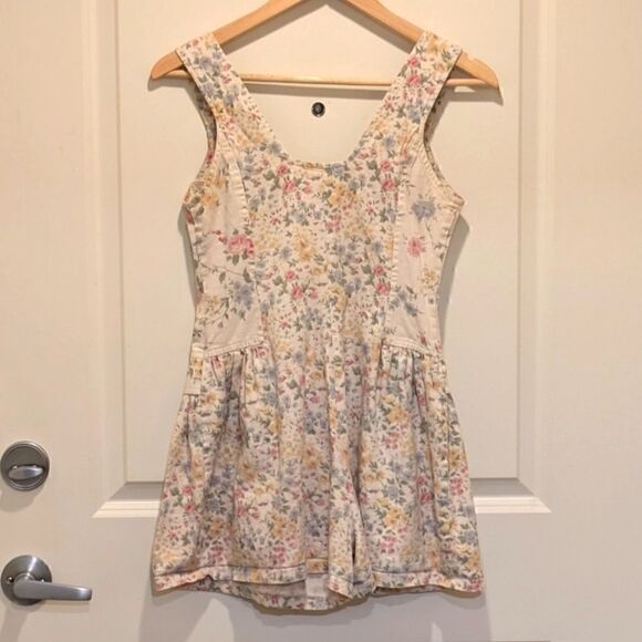 EUC Le Chateau 5 Cotton Floral Print Zip Front Romper - Picture 6 of 6